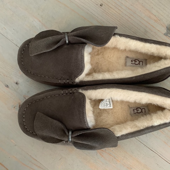 UGG ANSLEY TWIST SHEEPSKIN SLIPPERS  NIB - Picture 6 of 9